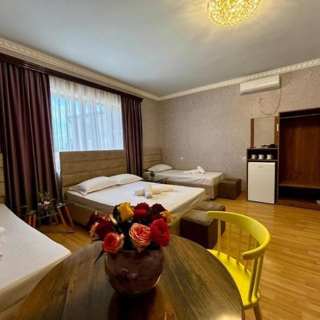 Styopa Hotel เยเรวาน ภายนอก รูปภาพ