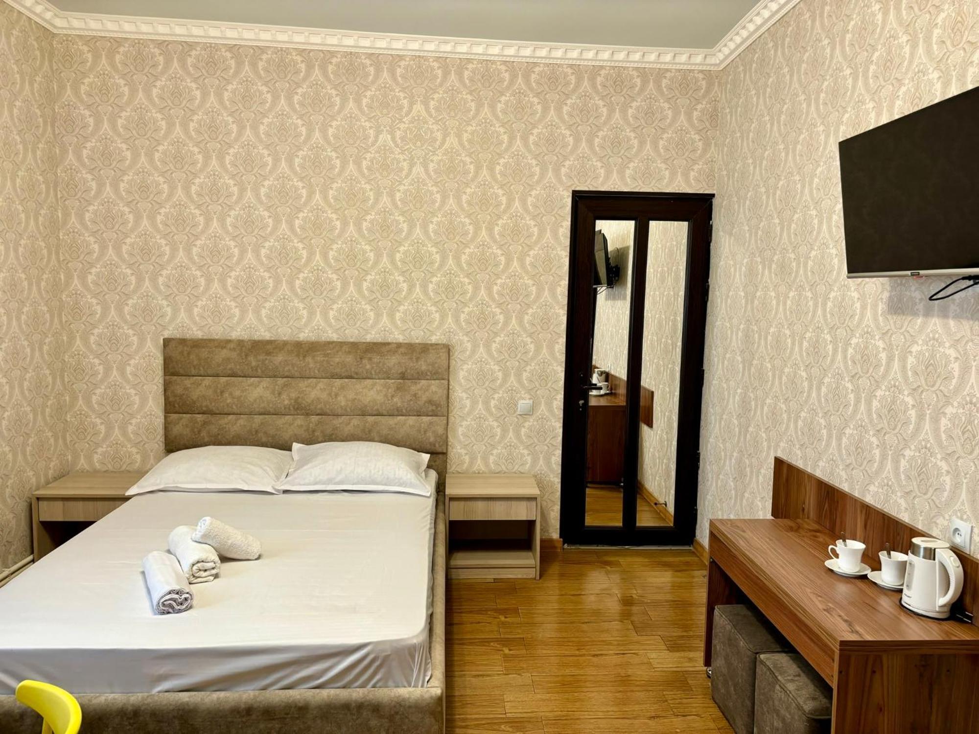 Styopa Hotel เยเรวาน ภายนอก รูปภาพ