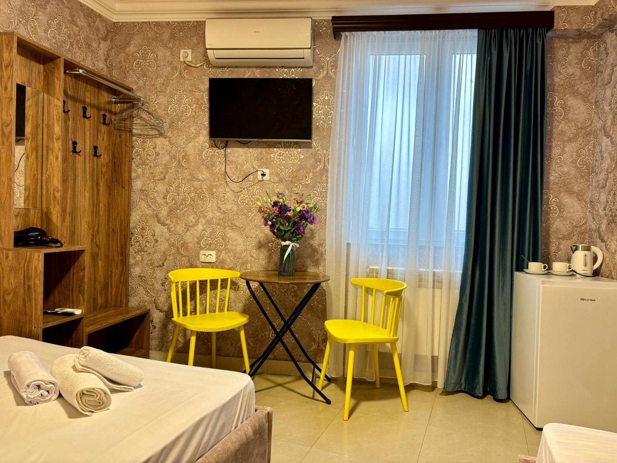 Styopa Hotel เยเรวาน ภายนอก รูปภาพ