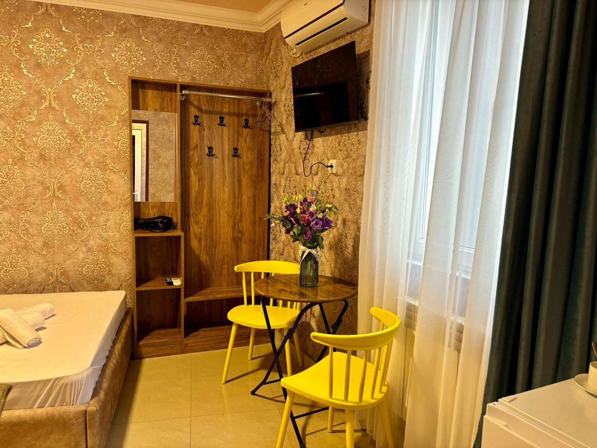 Styopa Hotel เยเรวาน ภายนอก รูปภาพ