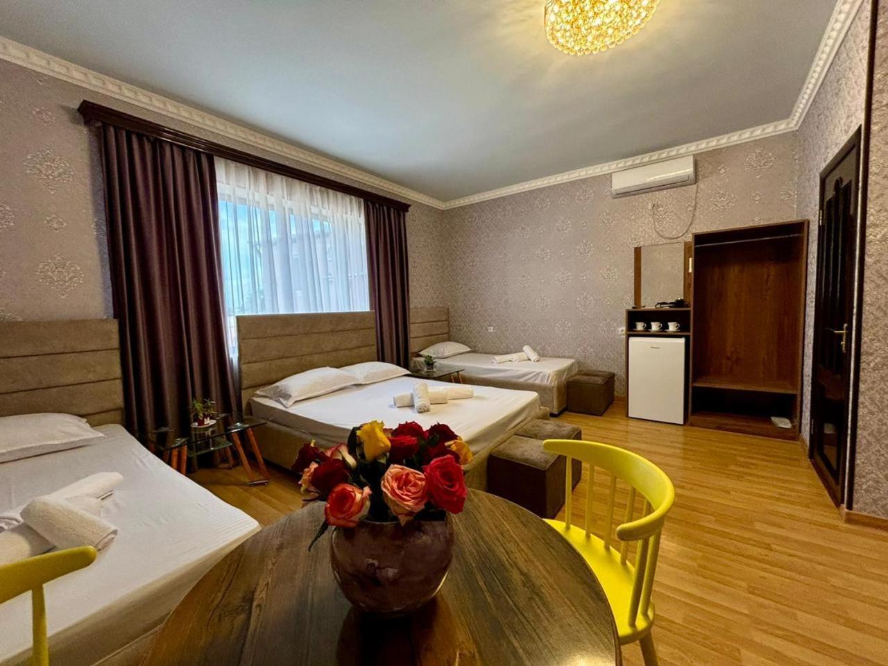 Styopa Hotel เยเรวาน ภายนอก รูปภาพ
