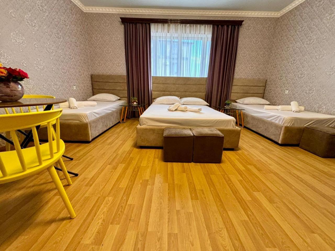 Styopa Hotel เยเรวาน ภายนอก รูปภาพ