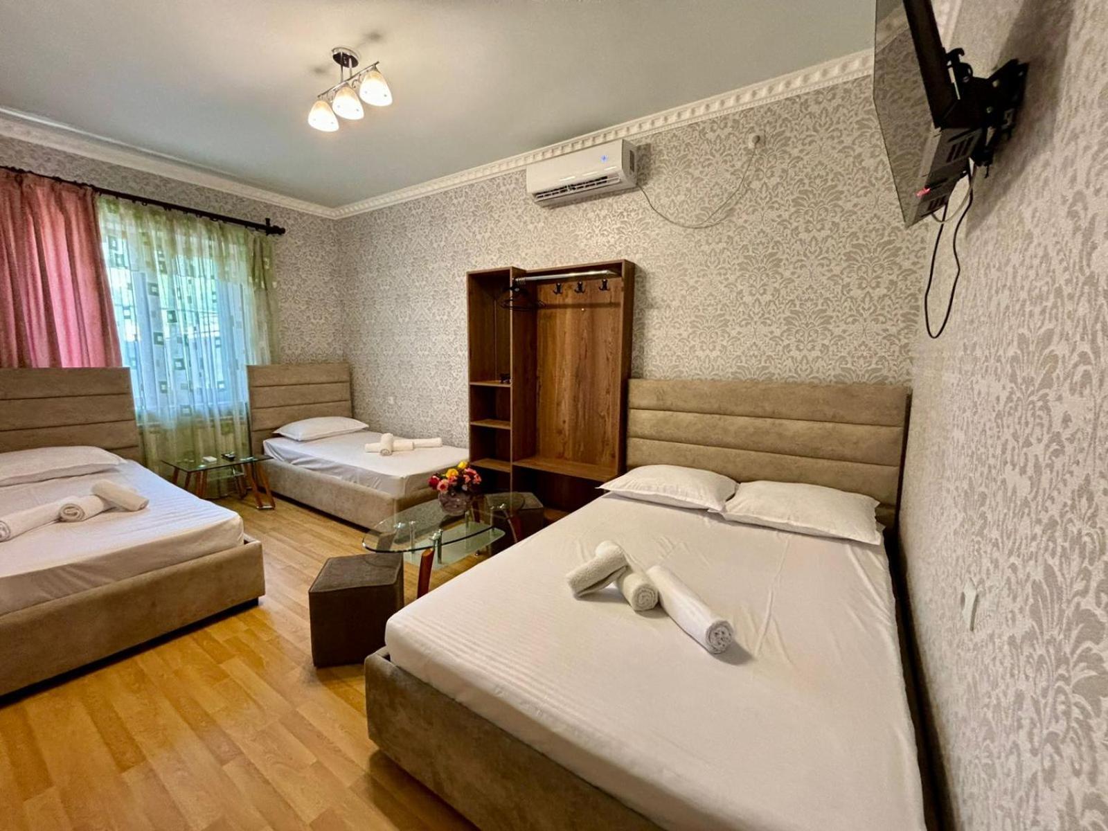 Styopa Hotel เยเรวาน ภายนอก รูปภาพ